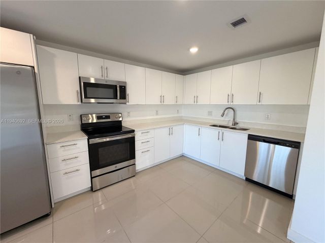 4-bedroom home for rent in Homestead - 25823 SW 145th Ave - MondialRealty