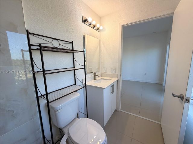 4-bedroom home for rent in Homestead - 25823 SW 145th Ave - MondialRealty