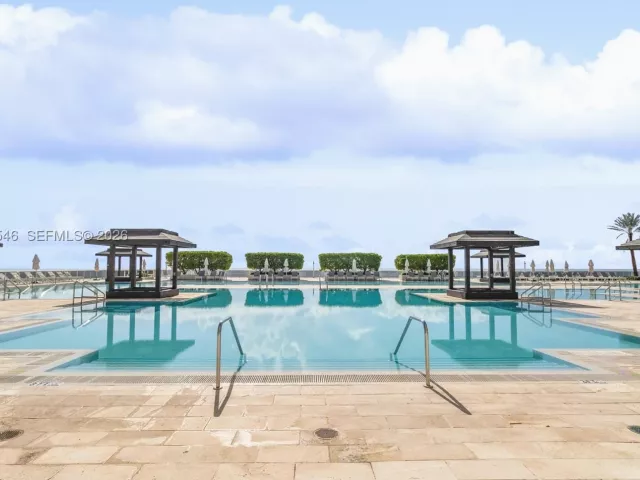 3-bedroom condo for sale in Hallandale Beach - 1850 S OCEAN DR 1608 - MondialRealty