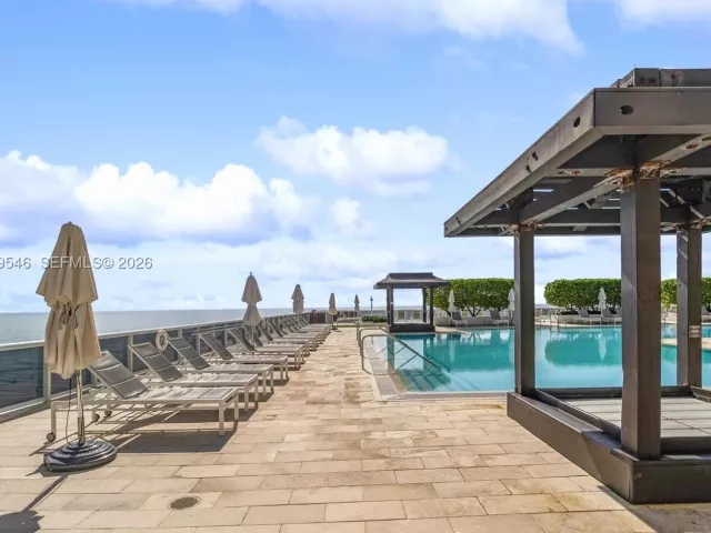 3-bedroom condo for sale in Hallandale Beach - 1850 S OCEAN DR 1608 - MondialRealty