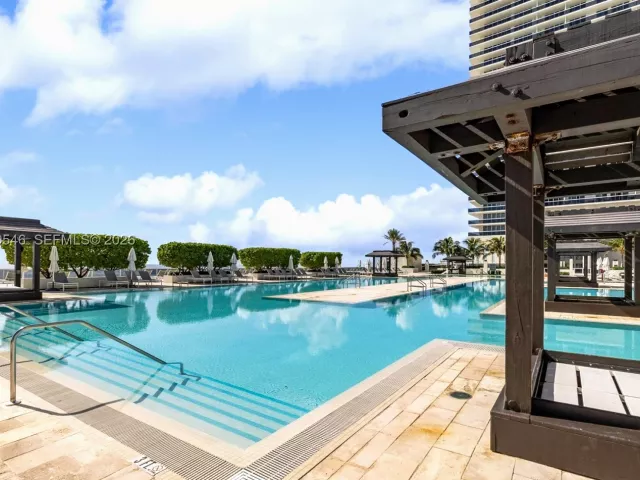 3-bedroom condo for sale in Hallandale Beach - 1850 S OCEAN DR 1608 - MondialRealty