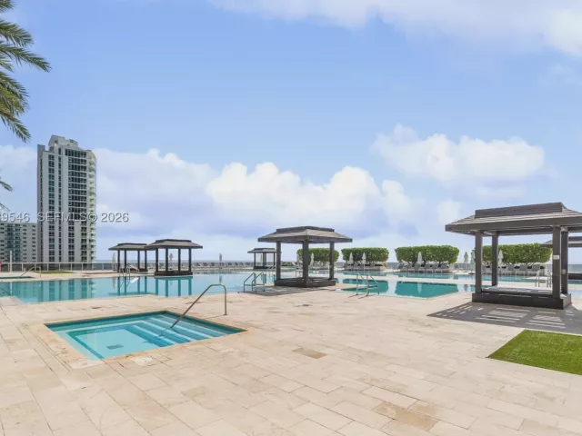 3-bedroom condo for sale in Hallandale Beach - 1850 S OCEAN DR 1608 - MondialRealty
