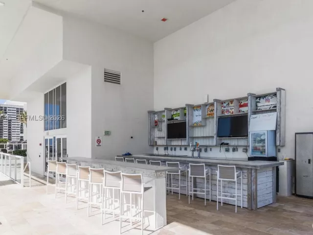 3-bedroom condo for sale in Hallandale Beach - 1850 S OCEAN DR 1608 - MondialRealty