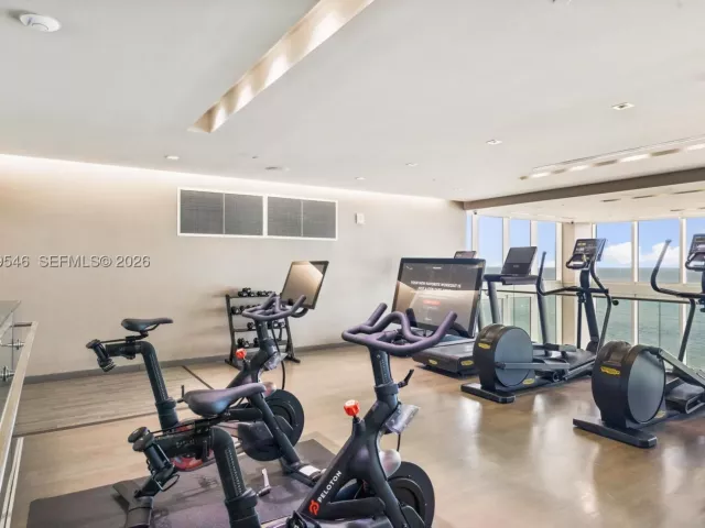 3-bedroom condo for sale in Hallandale Beach - 1850 S OCEAN DR 1608 - MondialRealty