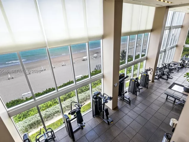 3-bedroom condo for sale in Hallandale Beach - 1850 S OCEAN DR 1608 - MondialRealty
