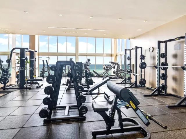3-bedroom condo for sale in Hallandale Beach - 1850 S OCEAN DR 1608 - MondialRealty