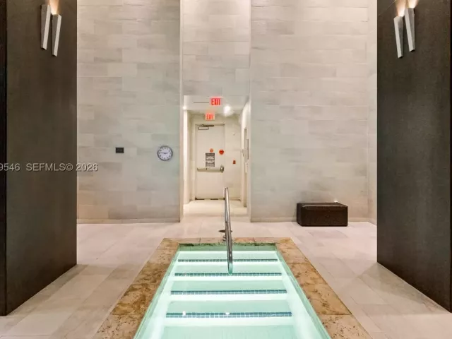 3-bedroom condo for sale in Hallandale Beach - 1850 S OCEAN DR 1608 - MondialRealty