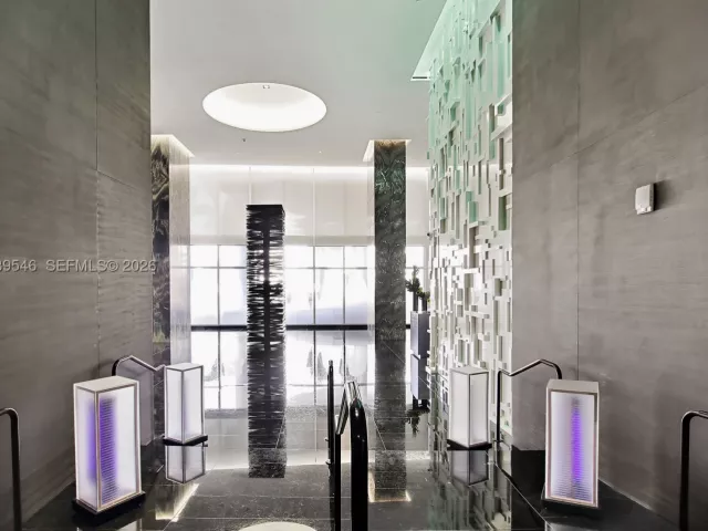 3-bedroom condo for sale in Hallandale Beach - 1850 S OCEAN DR 1608 - MondialRealty