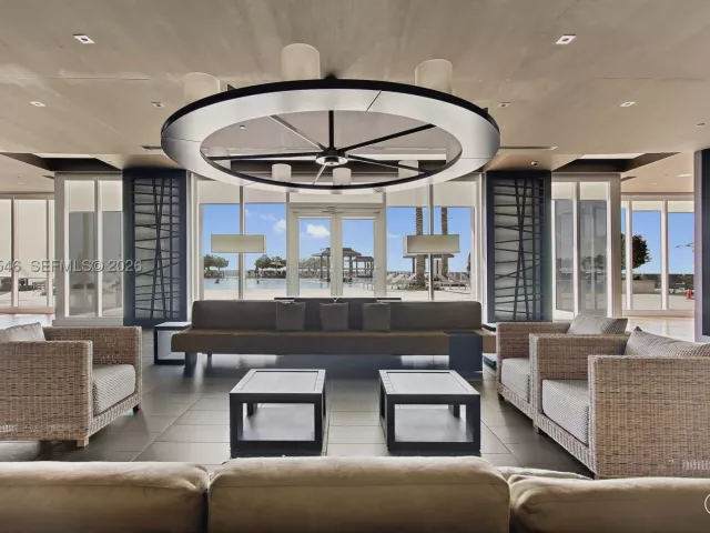 3-bedroom condo for sale in Hallandale Beach - 1850 S OCEAN DR 1608 - MondialRealty