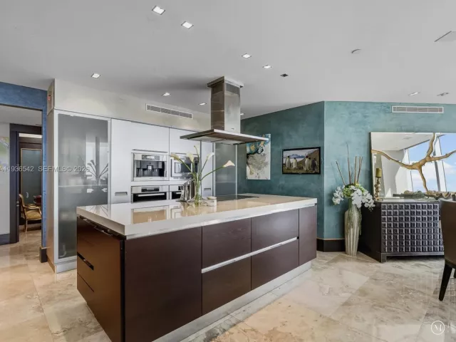 3-bedroom condo for sale in Sunny Isles Beach - 18201 Collins Ave 5101 - MondialRealty