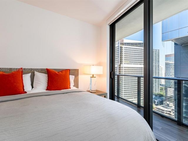2-bedroom condo for rent in Miami - 801 S Miami Ave 2905 - MondialRealty