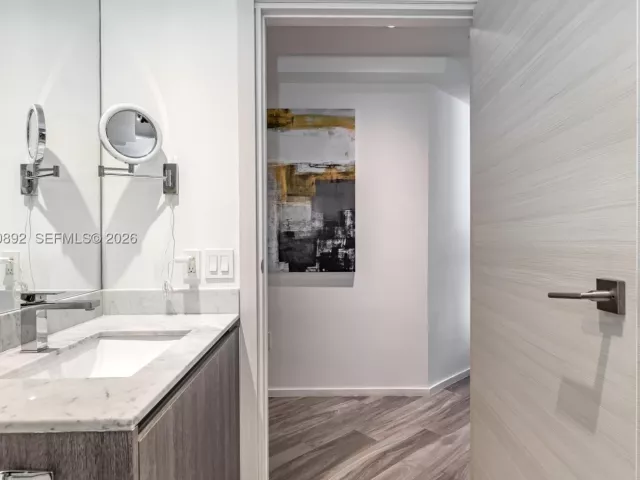 2-bedroom condo for rent in Miami - 801 S Miami Ave 2905 - MondialRealty