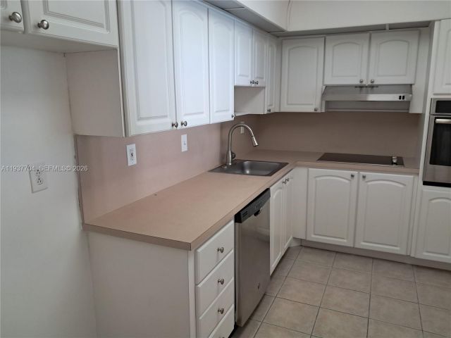 Apartment for sale  Unit #806 - photo 7427586