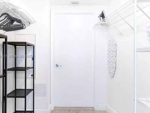 2-bedroom condo for rent in Miami - 1750 N Bayshore Dr 4814 - MondialRealty