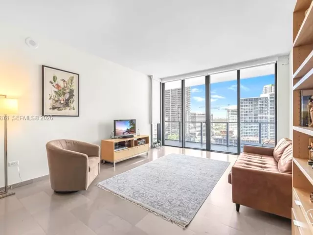 2-bedroom condo for sale in Miami - 68 SE 6th St 1710 - MondialRealty