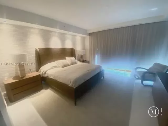 3-bedroom condo for sale in Hollywood - 3951 S Ocean Dr 501 - MondialRealty