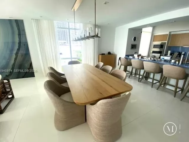 3-bedroom condo for sale in Hollywood - 3951 S Ocean Dr 501 - MondialRealty