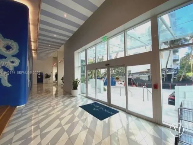 3-bedroom condo for sale in Hollywood - 3951 S Ocean Dr 501 - MondialRealty