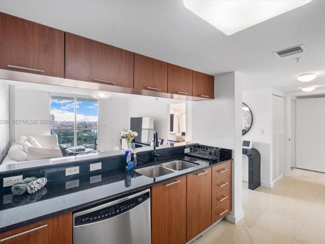 Apartment for sale  Unit #2006 - photo 7448521