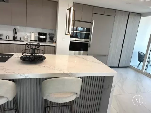 3-bedroom condo for rent in Aventura - 19707 Turnberry Way 23J - MondialRealty