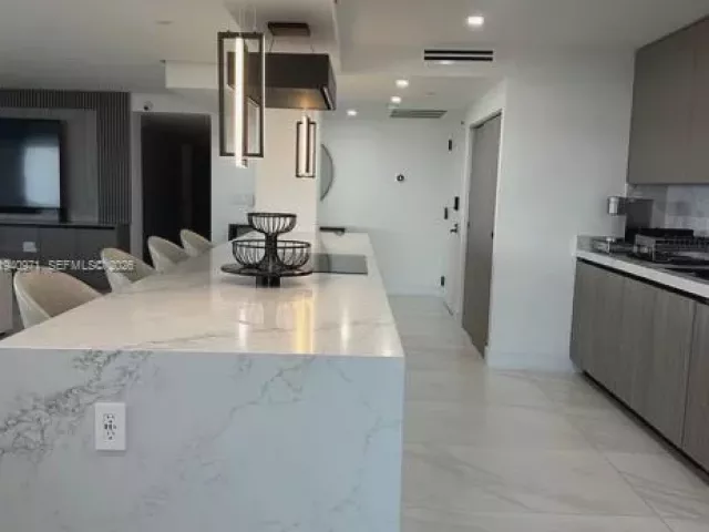 3-bedroom condo for rent in Aventura - 19707 Turnberry Way 23J - MondialRealty