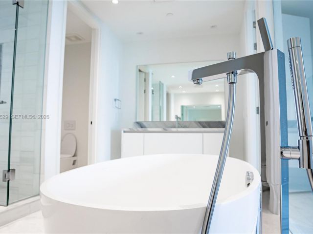 Apartment for rent  Unit #4403 - photo 7013794