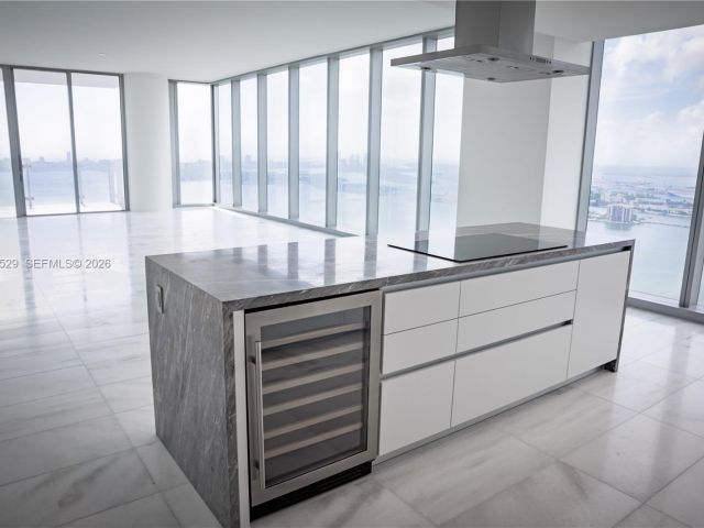 Apartment for rent  Unit #4403 - photo 7013803