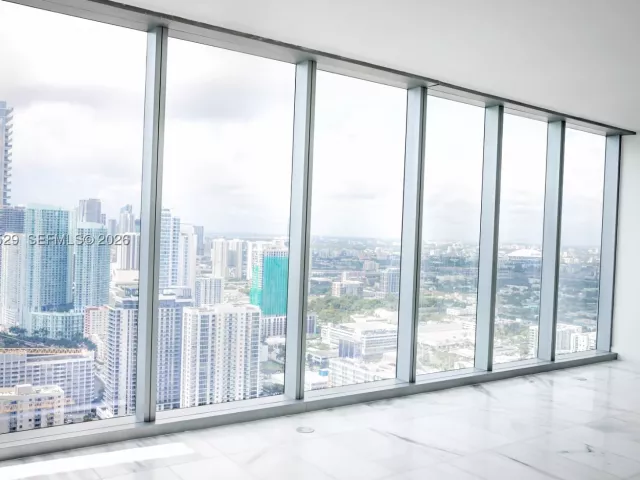 4-bedroom condo for rent in Miami - 700 NE 26th Terrace 4403 - MondialRealty