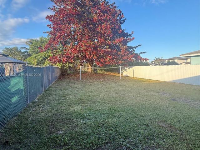 Home for rent at 10335 SW 181st St 2 - photo 7478647