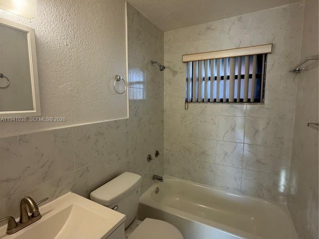 Home for rent at 10335 SW 181st St 2 - photo 7478653