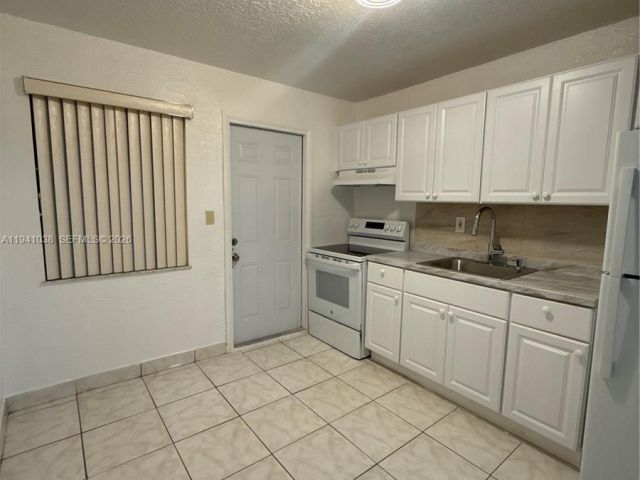 Home for rent at 10335 SW 181st St 2 - photo 7478655