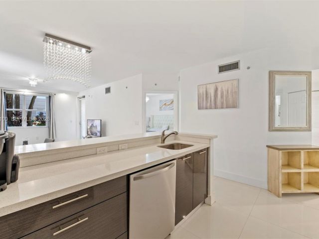 Apartment for sale  Unit #3112 - photo 7011810