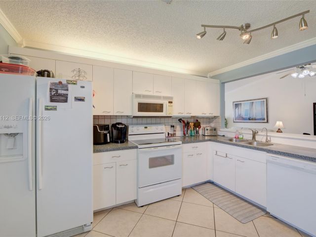 3-bedroom home for rent in Deerfield Beach - 1248 W Lakes Dr 1248 - MondialRealty