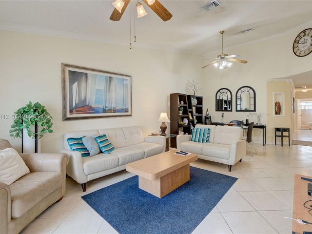 3-bedroom home for rent in Deerfield Beach - 1248 W Lakes Dr 1248 - MondialRealty