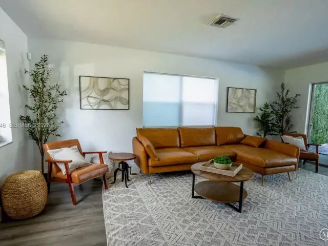 5-bedroom home for sale in Delray Beach - 2154 Dorson Way - MondialRealty