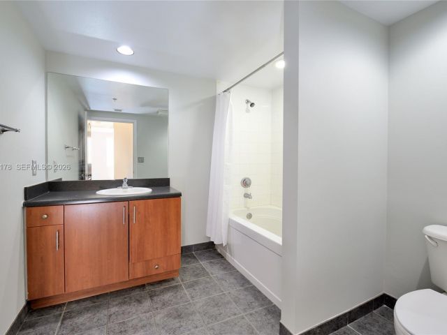 Apartment for sale  Unit #905 - photo 7018058