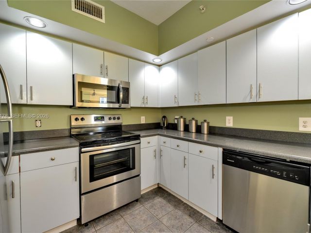 Apartment for sale  Unit #905 - photo 7018061