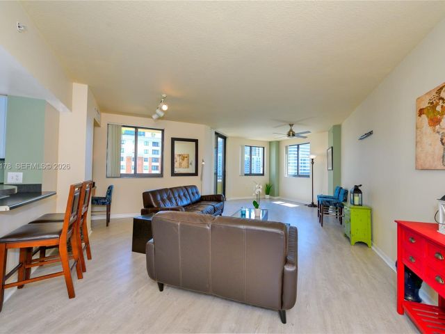 Apartment for sale  Unit #905 - photo 7018069