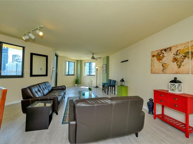 Apartment for sale  Unit #905 - photo 7018070
