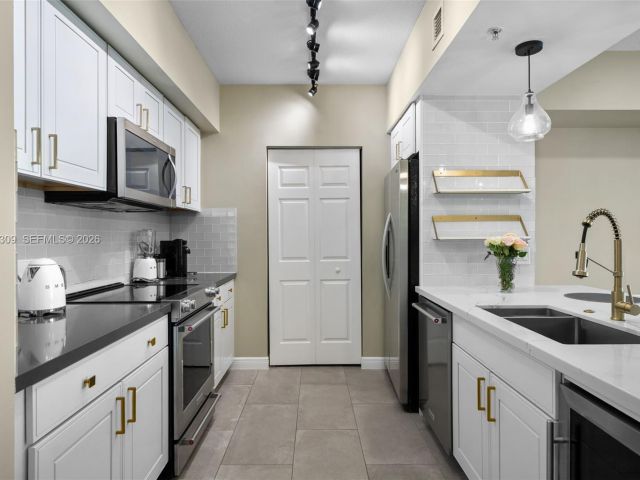 2-bedroom condo for rent in Hallandale Beach - 1755 E Hallandale Beach Blvd 2105E - MondialRealty