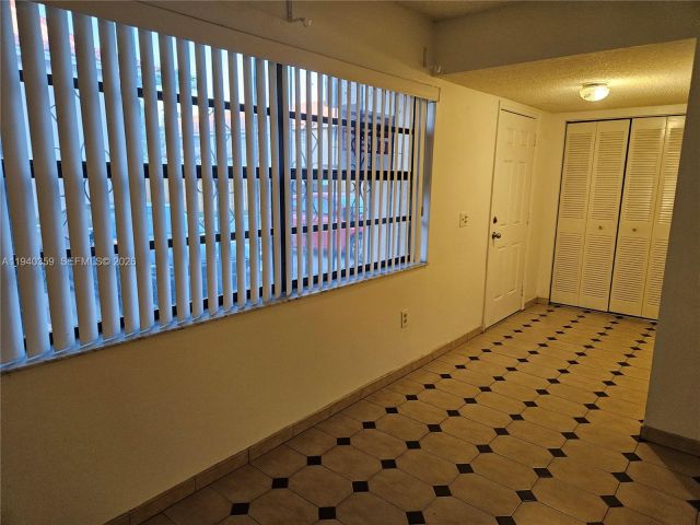 3-bedroom home for rent in Miami - 510 NW 109th Ave 704-7 - MondialRealty