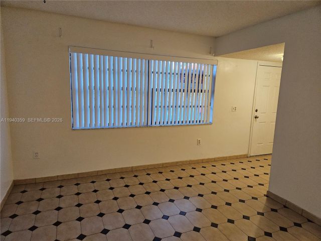 3-bedroom home for rent in Miami - 510 NW 109th Ave 704-7 - MondialRealty