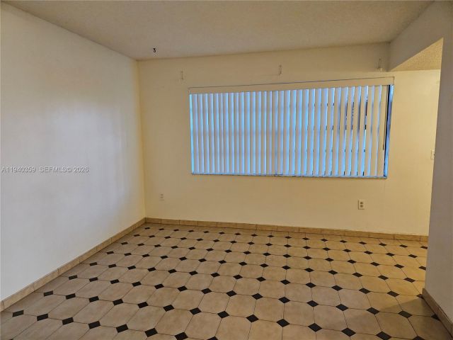 3-bedroom home for rent in Miami - 510 NW 109th Ave 704-7 - MondialRealty