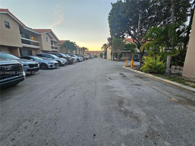 3-bedroom home for rent in Miami - 510 NW 109th Ave 704-7 - MondialRealty