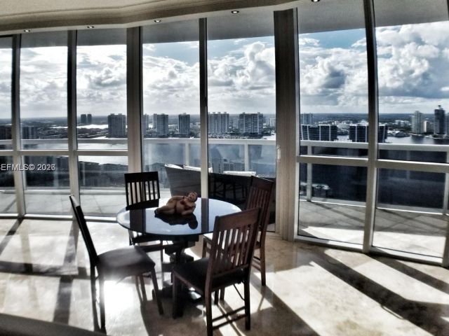 Apartment for rent  Unit #4301 - photo 7017448