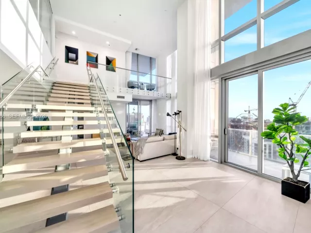 4-bedroom condo for sale in Miami - 851 NE 1st Avenue Penthouse 4612 - MondialRealty