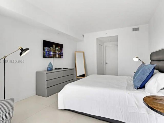 Apartment for rent  Unit #1607 - photo 7016871