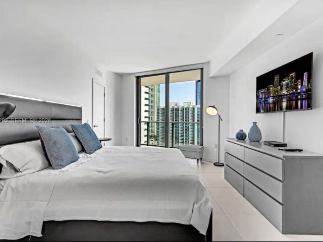 Apartment for rent  Unit #1607 - photo 7016872