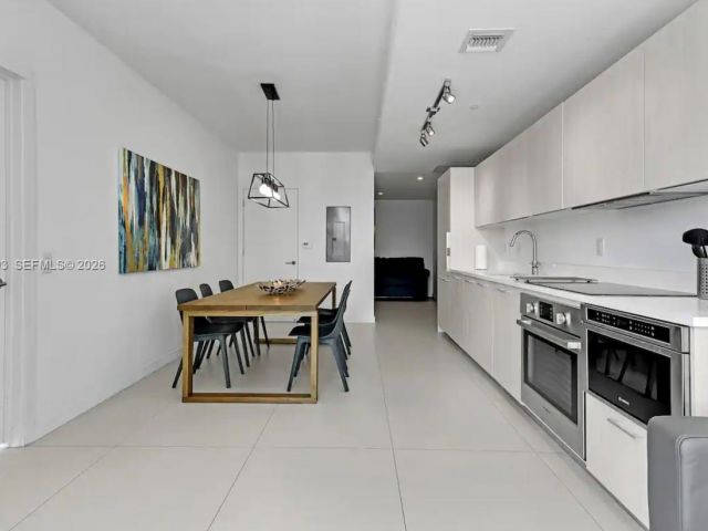 Apartment for rent  Unit #1607 - photo 7016877