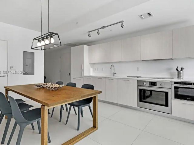 Apartment for rent  Unit #1607 - photo 7016878